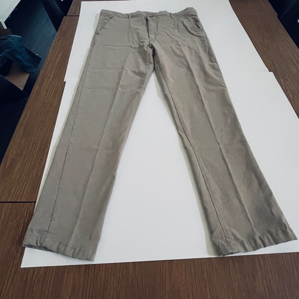 Galaxy By Harvic Men's slim fit stretch Khaki Chinos size 36